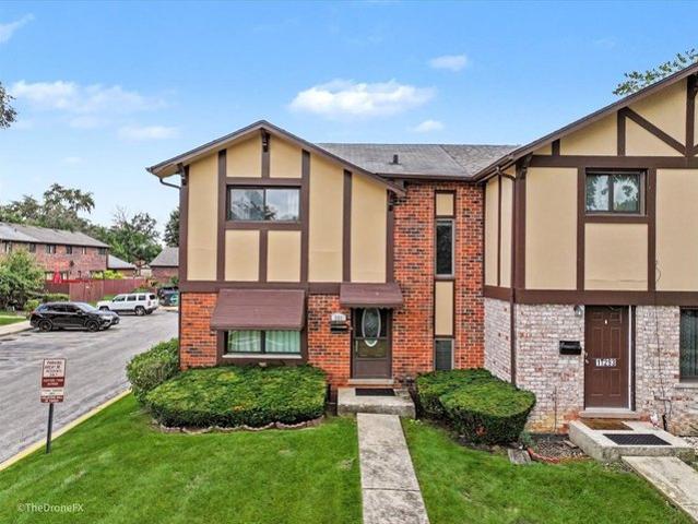 Townhouse for sale in Villa Park, Illinois
