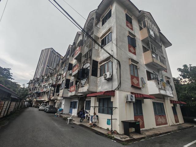 Apartment for sale in Malaka