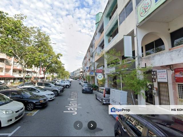 Shop for rent in Malaka