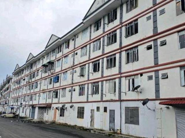 Flat for sale in Malaka