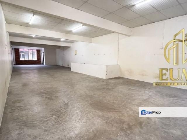 Shop for rent in Malaka