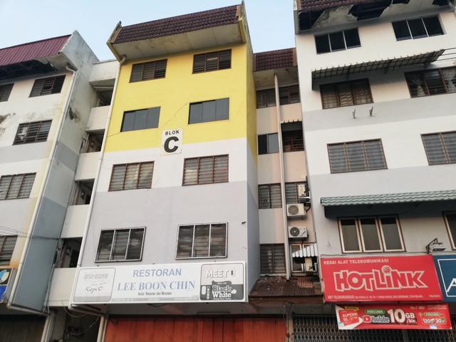 Flat for sale in Malaka