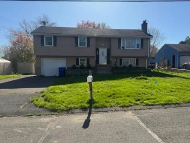 House for sale in Suffield, Connecticut