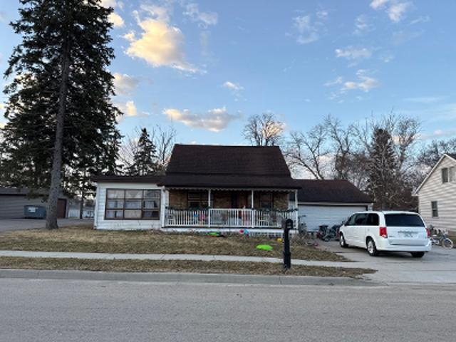 House for sale in Dodge Center, Minnesota