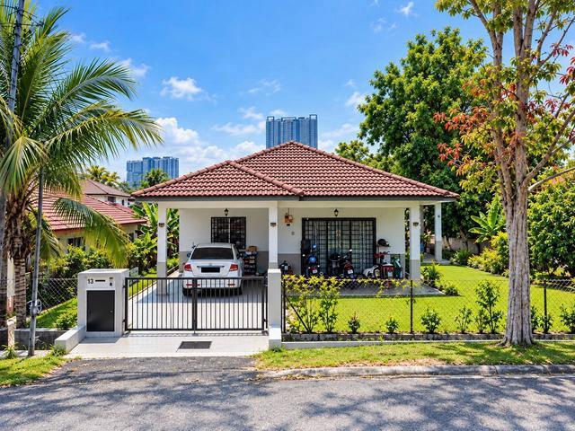 Bungalow for sale in Petaling, Subang Jaya