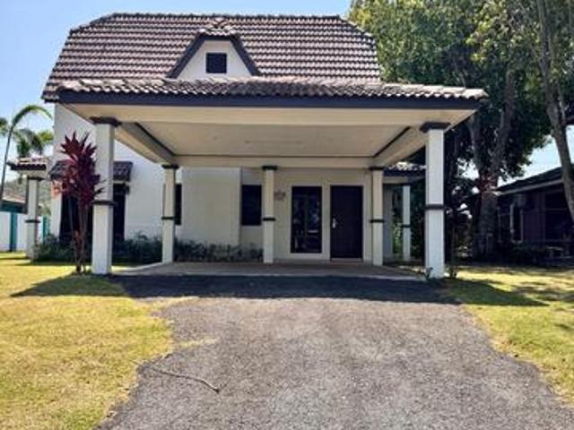 Bungalow for sale in Malaka