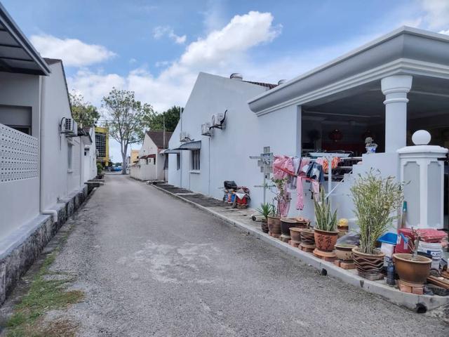 Terraced House for sale in Malaka
