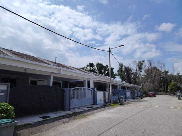 Terraced House for sale in Malaka