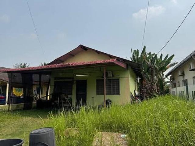 Bungalow for sale in Kajang, Langat