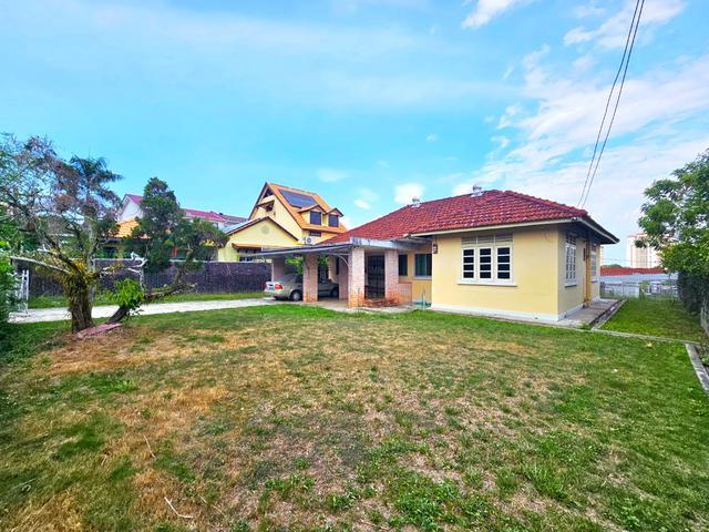 Bungalow for rent in Georgetown, Penang