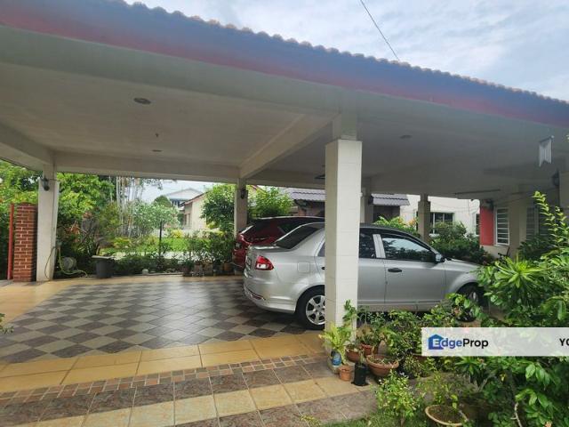 House for sale in Malaka