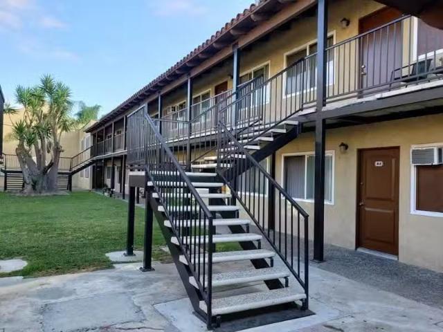 Condo for sale in Costa Mesa