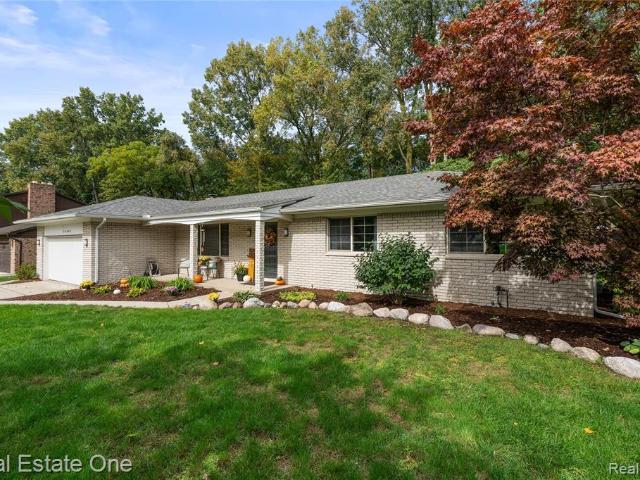 House for sale in White Oaks, Clinton Township