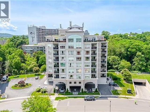Condo for sale in Ancaster, Ontario