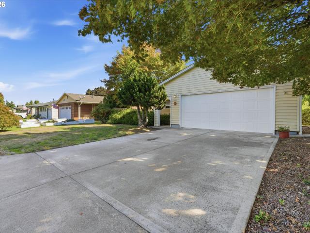House for sale in Woodburn, Marion County