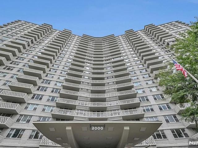 Condo for sale in Fort Lee, New Jersey