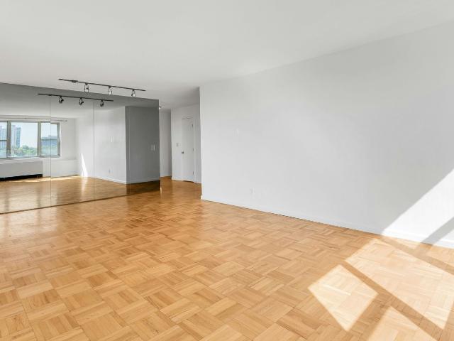 Condo for rent in Fort Lee, New Jersey