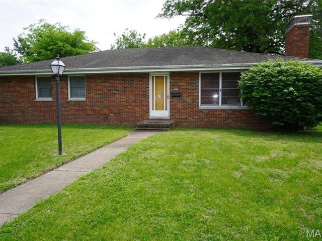 House for sale in East Saint Louis, Illinois