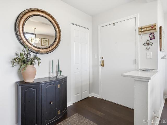 Condo for sale in Highland Hills, Lombard