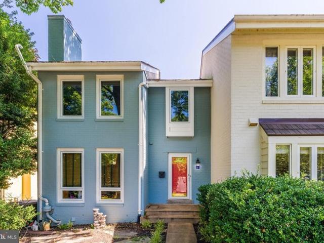Townhouse for sale in Virginia