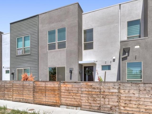 Townhouse for sale in Sacramento, California