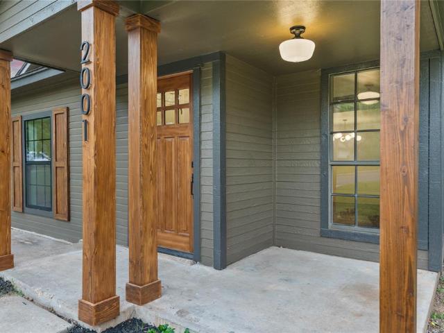 House for sale in Woodway