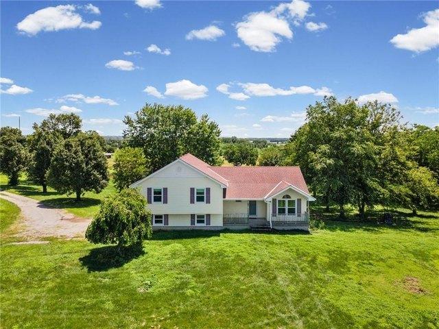 House for sale in Kearney, Missouri