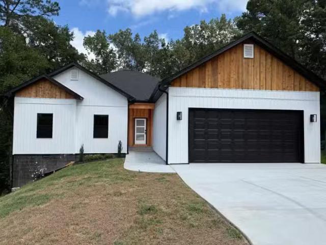House for rent in Benton
