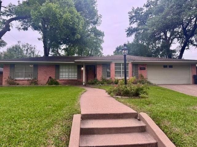 House for sale in Navarro, Texas