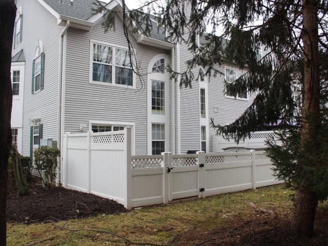 Townhouse for sale in Neshanic Station, New Jersey