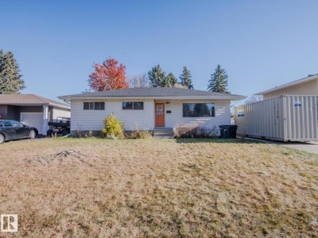House for sale in Broadmoor Estates, Sherwood Park