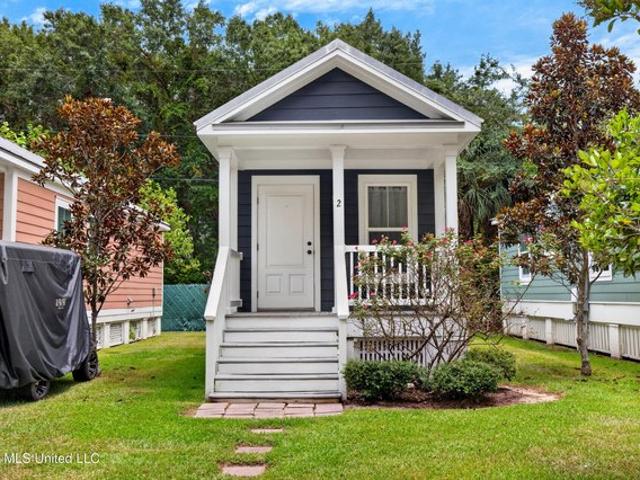 House for sale in Ocean Springs, Mississippi