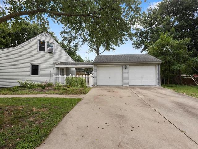 House for sale in Gladstone, Missouri