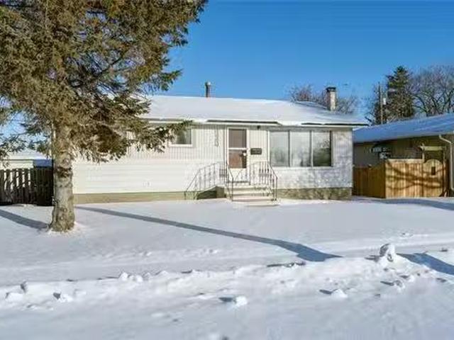 House for sale in East St. Paul, Manitoba