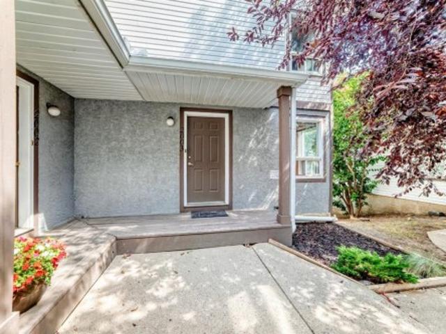 Townhouse for sale in Northwest, Alberta