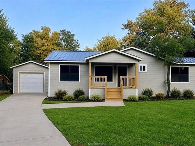 House for sale in Milam, Texas