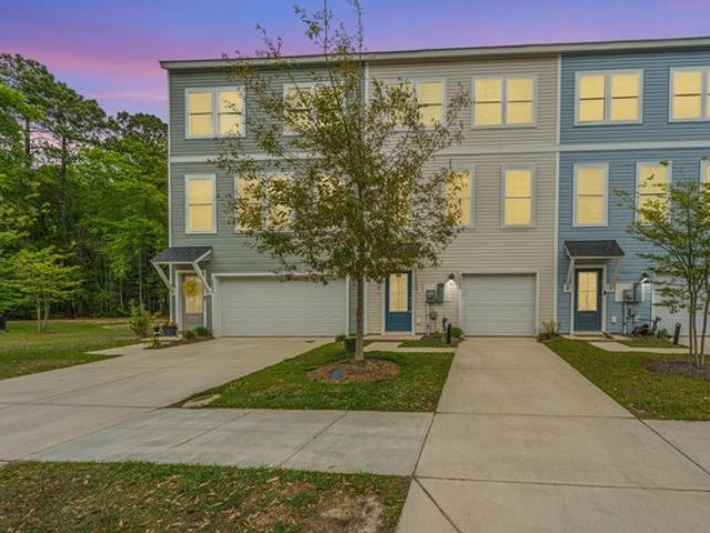 Townhouse for sale in Hanahan, South Carolina
