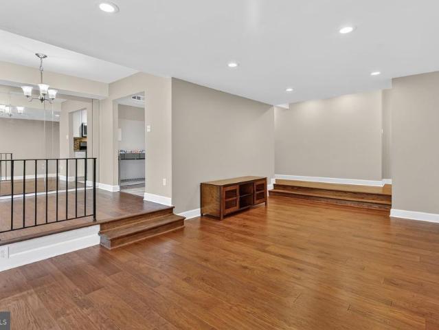 Condo for sale in Americana Finnmark Condominiums, Silver Spring