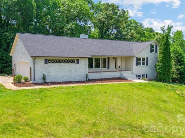 House for sale in Stanley, North Carolina