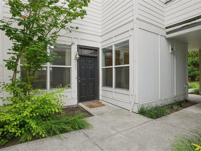 Condo for sale in Oregonia