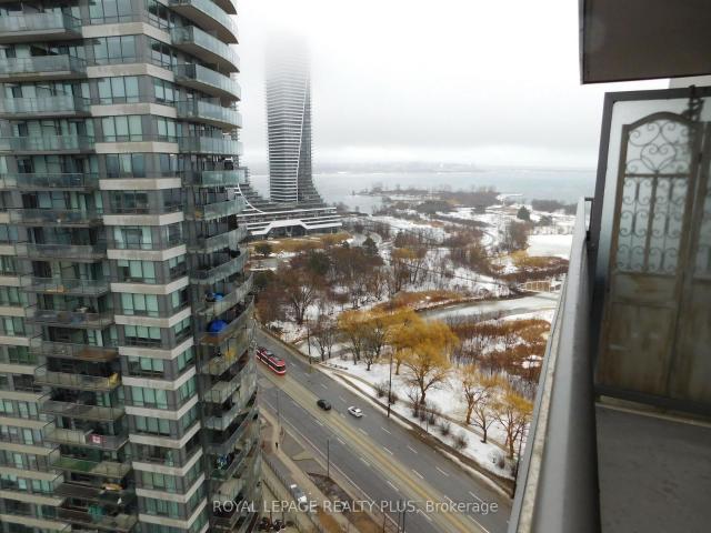 Condo for rent in Etobicoke—Lakeshore, Toronto