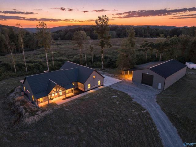 House for sale in Guntersville, Alabama