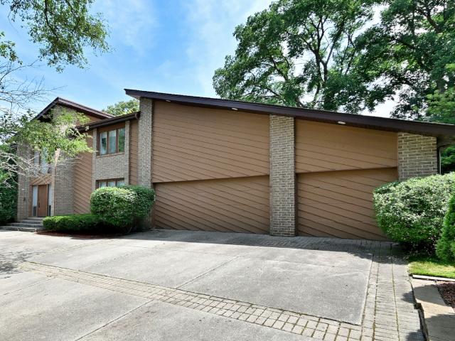 House for sale in Northbrook, Illinois