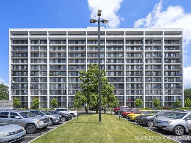 Condo for sale in Lombard, Illinois