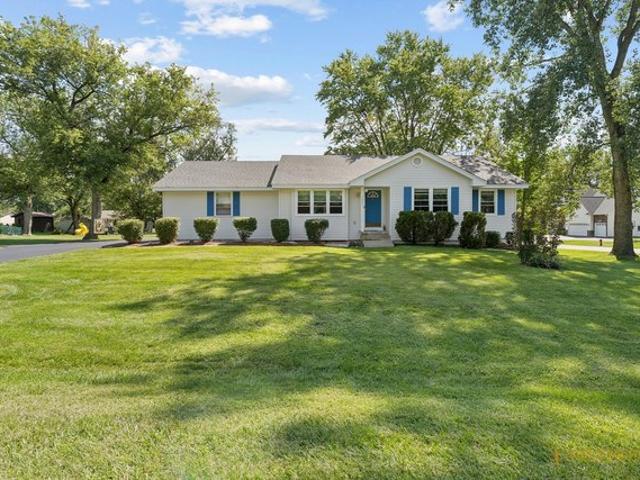 House for sale in Mchenry, Illinois