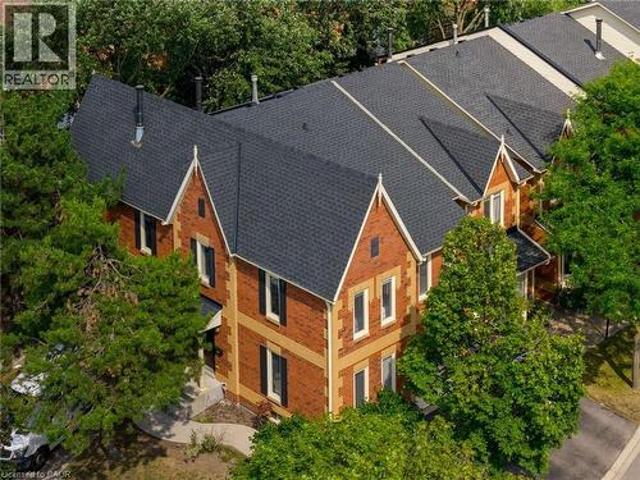 Townhouse for sale in Oakville, Ontario