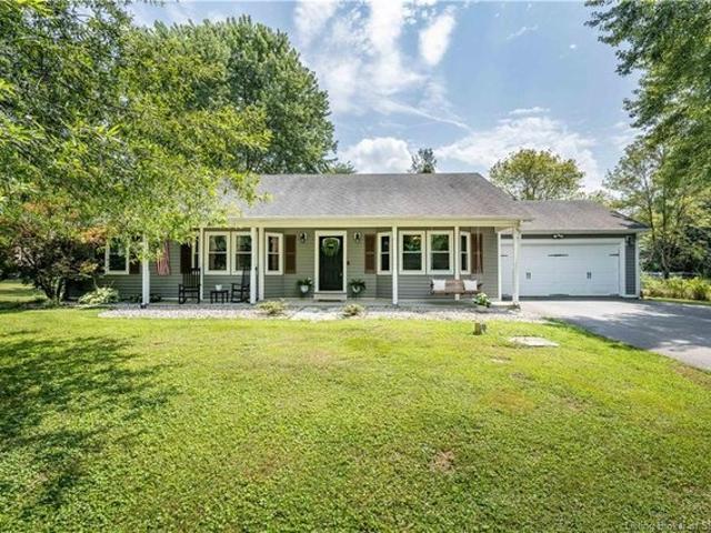 House for sale in Henryville, Indiana