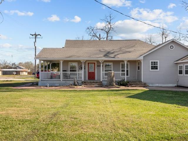 House for sale in Danbury, Texas