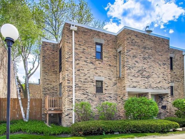 Condo for sale in Schaumburg, Illinois