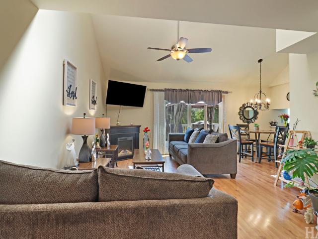 Townhouse for sale in Mchenry, Illinois
